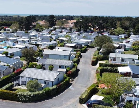 Camping du Domaine de l'Auzance, 3* - 5