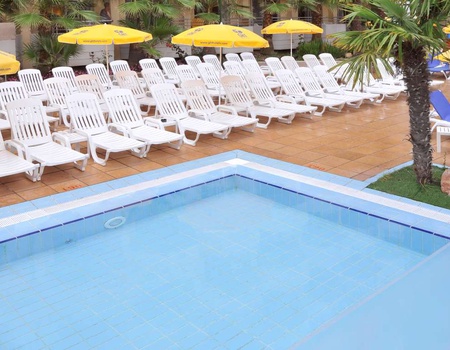 GHT Oasis Tossa - Séjour en famille en pension complète à Tossa de Mar avec spa et bouteille de cava - 4* - 5