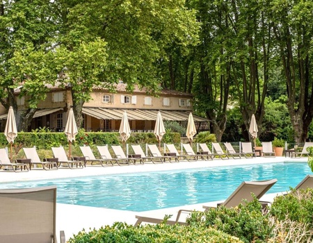 Charme, détente et gastronomie près d'Aix-en Provence - 4* - 5