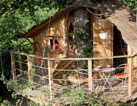 Séjour 100% insolite dans une cabane avec dîner près de Poitiers - 4*