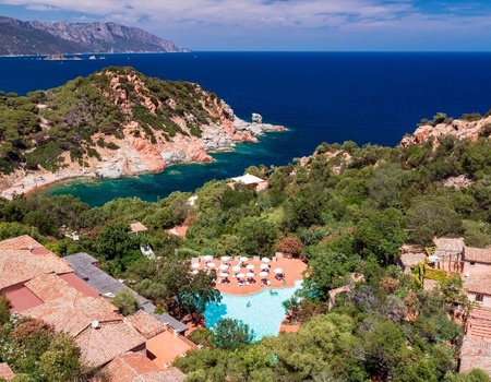 Hôtel Arbatax Resort Borgo – Cala Moresca 4* avec Location de voiture