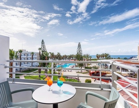 Hôtel Louis Phaethon Beach 4* - 5