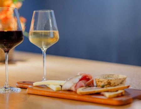 Escapade avec planche de charcuterie près de Lyon - 4* - 1