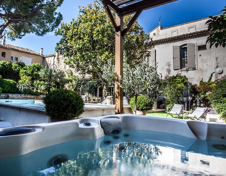 Escapade romantique en suite avec champagne et bains à remous privatif - 4* - 1