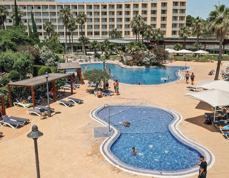 Soleil, plage & demi-pension: Decouvrez la Costa Dorada en famille avec le 1er enfant incluid - 4* - Ametlla de Mar, Espagne - Image 1