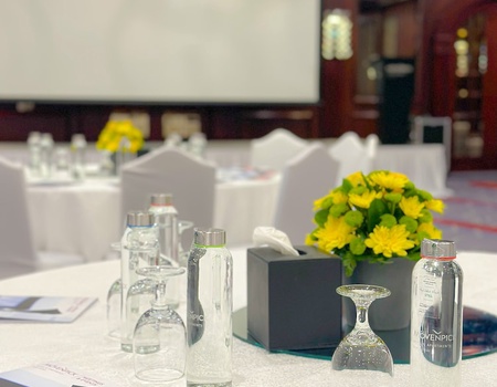 Mövenpick Hotel & Apartments Bur Dubai - 3