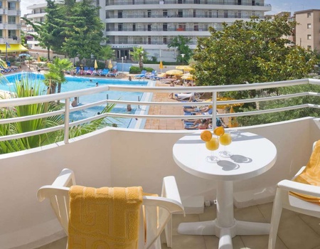 GHT Oasis Tossa - Séjour en famille en pension complète à Tossa de Mar avec spa et bouteille de cava - 4* - 4