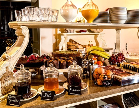 Séjour à deux avec champagne et dégustation de vin à Cannes - 4* - 5