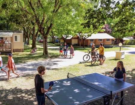 Flower Camping Le Soleil des Bastides, 3* - 4