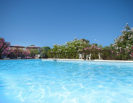 TUI Sélection Hôtel Résidence Les Calanques 3* - Formule vols + transferts + hébergement - 5