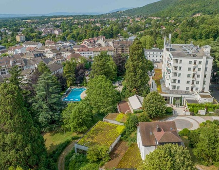 Gourmandise en chambre deluxe à Divonne les bains - 4* - Ain - Divonne les Bains, Alpes du Nord - Image 1