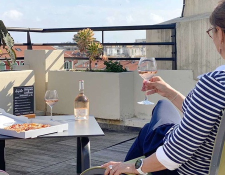 Brise marine à Nice, avec verre de vin et pizza sur la terrasse rooftop - 4* - Image 1