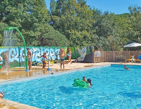 Camping Ushuaïa Villages La Colombière - France, Sud Ouest, Beaumont-du-Périgord - Image 1