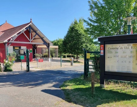 Flower Camping Le Val Vert en Berry, 4* - 3