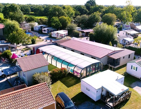 Camping Les P'tites Maisons dans la Prairie, 3*