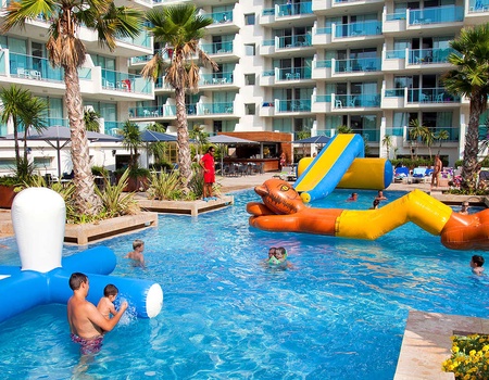 Offre à Salou! Profitez d'une suite avec petit-déjeuner et surclassement garanti - 4* - Barcelone, région Sud, Espagne - Image 1