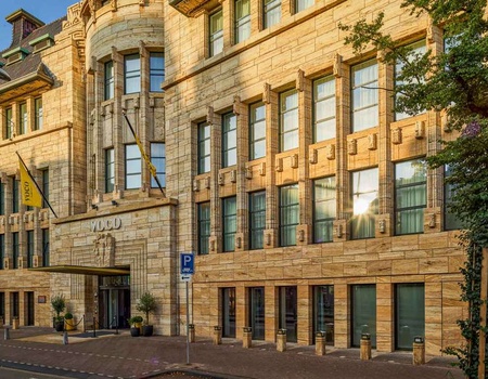 Dîner et séjourner dans le centre de La Haye, y compris des billets d'entrée pour le Keukenhof - 4* - 2