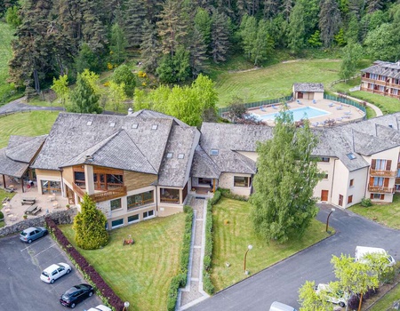 Découvrez l'Aubrac en demi pension et avec piscine, à une heure de Mende - 3* - Image 2