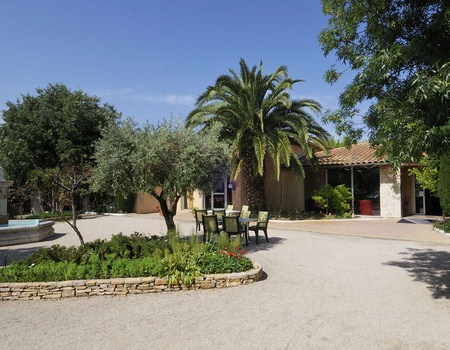 Week-end près de Cassis avec entrées pour Zoo de la Barben - 3* - 2