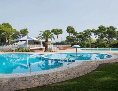 Camping Villaggio Baia Domizia, 4*