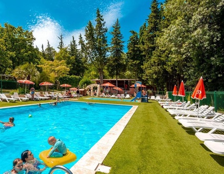 Flower Camping Les Tomasses, 4* - 2