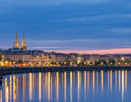 Week-end en Suite avec parking offert, au coeur de Bordeaux - 3*
