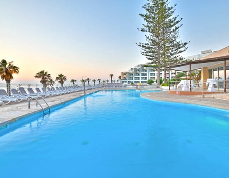 Hôtel Double Tree by Hilton 4* - Image 1
