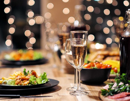 Apéritif et dîner inclus dans un studio du centre de Pau - 3*