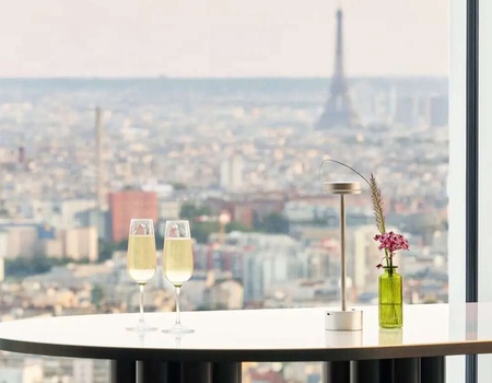 Séjour romantique avec champagne perché à 140 mètres - 4* - 1