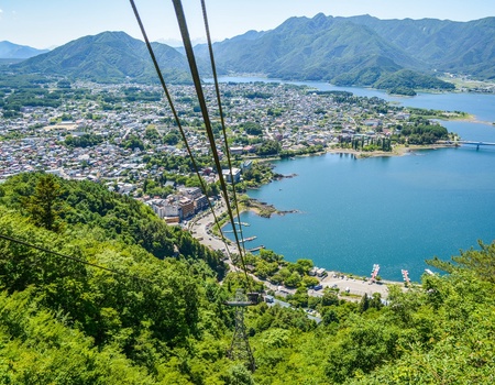 Circuit individuel: Monts et mers veillent en 3*ou 4* - 5