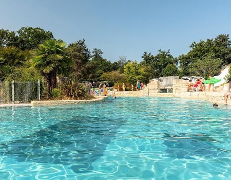 Camping Parc de Fierbois 5* - Sainte-Catherine-de-Fierbois, Centre - Image 1