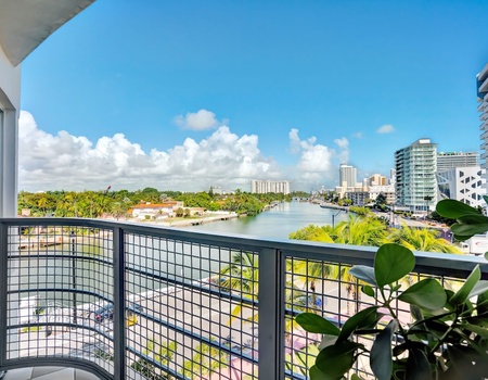 Hotel Trouvail Miami Beach - 2