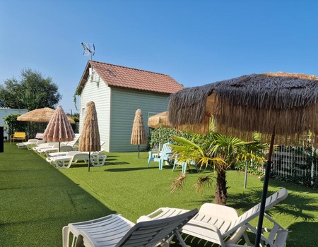 Camping Les P'tites Maisons dans la Prairie, 3* - 2