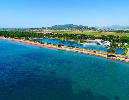 Vacances avec vue mer et dîner au coeur de la pinède - 3* - 5