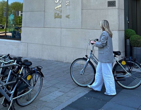 Nuit à Amsterdam avec style, petit-déjeuner, location de vélos et un dîner 3 plats - 4* - 1
