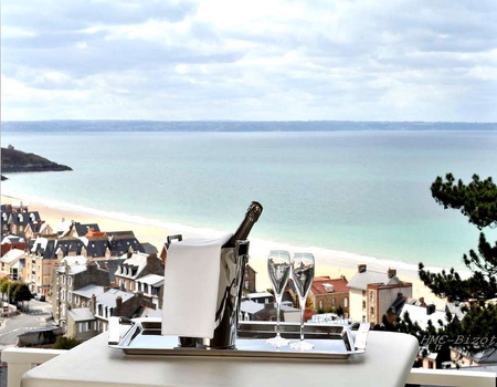 Séjour dans une station balnéaire de la baie de Saint-Brieuc en appartement vue mer, rez de jardin - 4* - Image 1
