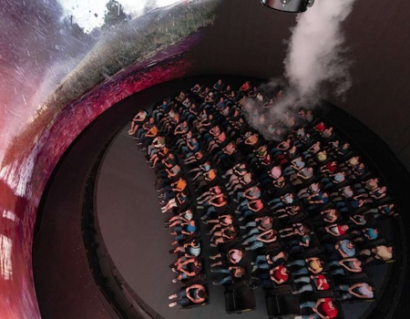 Découvertes au Futuroscope : accès au parc inclus et hébergement à 2 minutes en voiture - 3*