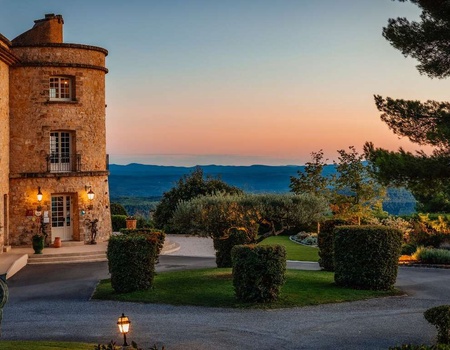 Week-end avec dîner en chambre prestige dans le Var - 4* - Tourtour, Côte d'Azur - Image 3