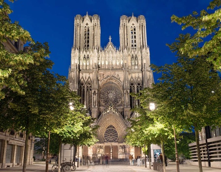 Parenthèse romantique avec champagne à Reims - 4*