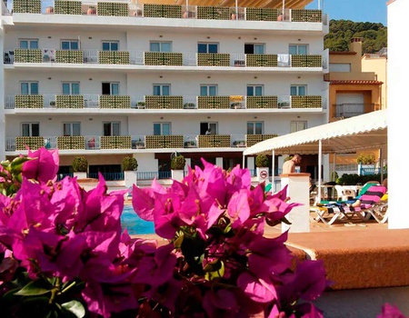 Week-end avec cava et demi- pension à l'Estartit, costa Brava - 3* - Torroella de Montgri, Espagne - Image 2