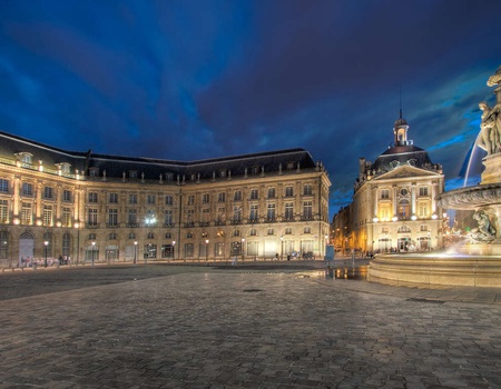 Détendez-vous sur une terrasse privée avec balnéo, au coeur de Bordeaux - 4* - 1