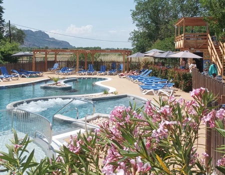 Flower Camping Moulin des Iscles, 3*