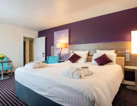 Mercure Marseille Centre Vieux Port 4* : Hôtel + Train - Marseille, Côte d'Azur - Image 1