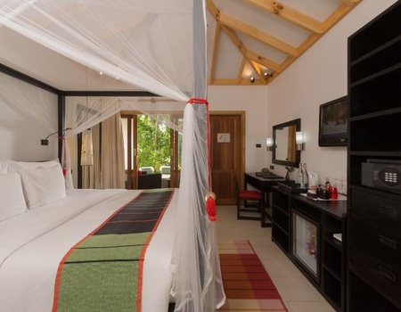 Vilamendhoo Island Resort & Spa 4* - 5