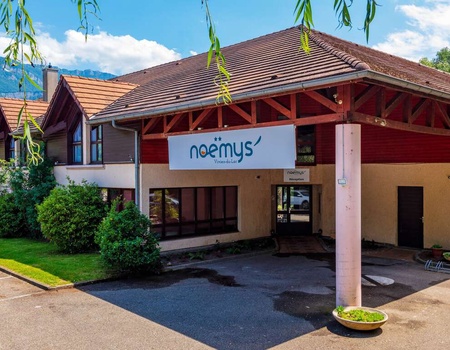 Entrées à Walibi Rhône-Alpes et nuit près du Lac du Bourget - 2* - 5