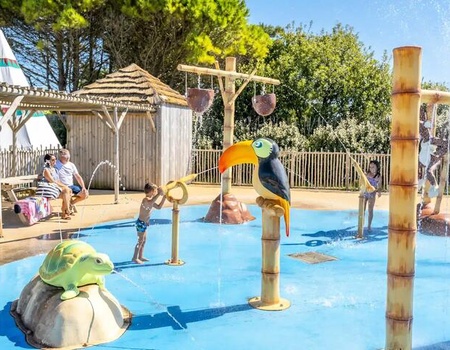 Camping Paradis A la Corniche ***** - Angoulins-sur-Mer - Charente-Maritime - Angoulins-sur-Mer, Atlantique Nord - Image 1