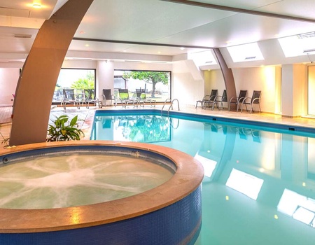 Séjour familiale à la découverte du Zoo la Bourbansais dans un hôtel de charme 4*+ Petit-déjeuner + Accès à l'espace détente + Sauna - 5