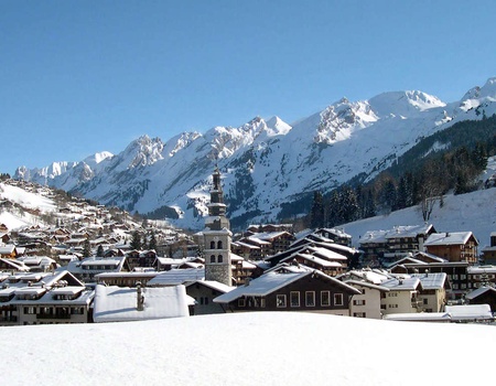 Week-end détente en famille au ski à la Clusaz - 4*