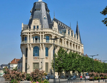 Instant de bien-être avec spa en chambre prestige à Chartres - 3* - Chartres, Centre - Image 2