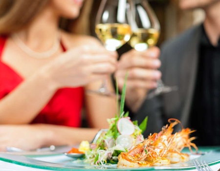 Dîner gastronomique pour deux personnes, espace bien-être et bouteille de cava à Cuidad Real - 4*